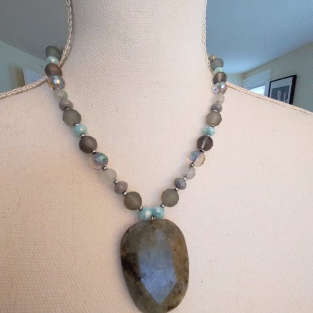 Natural stone pendant with aqua beads